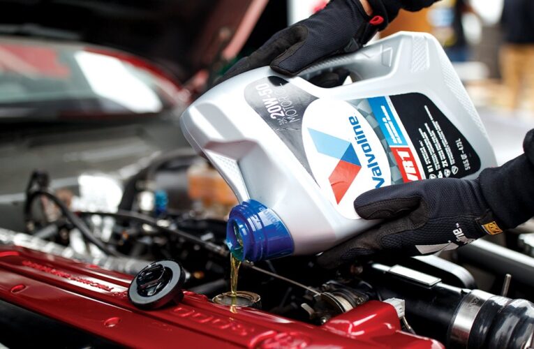 5 Things You Should Check When Changing Your Engine Oil