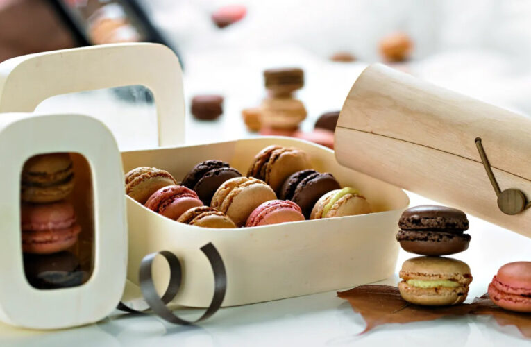 The Tempting Colorful French Macaron Packed in Custom Printed Boxes