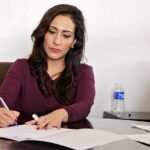 5 Types of Businesses That Benefit From Having Notaries on Staff